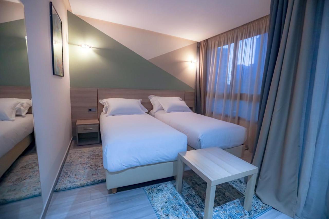 Hotel Belle Vue แมกเนส ภายนอก รูปภาพ